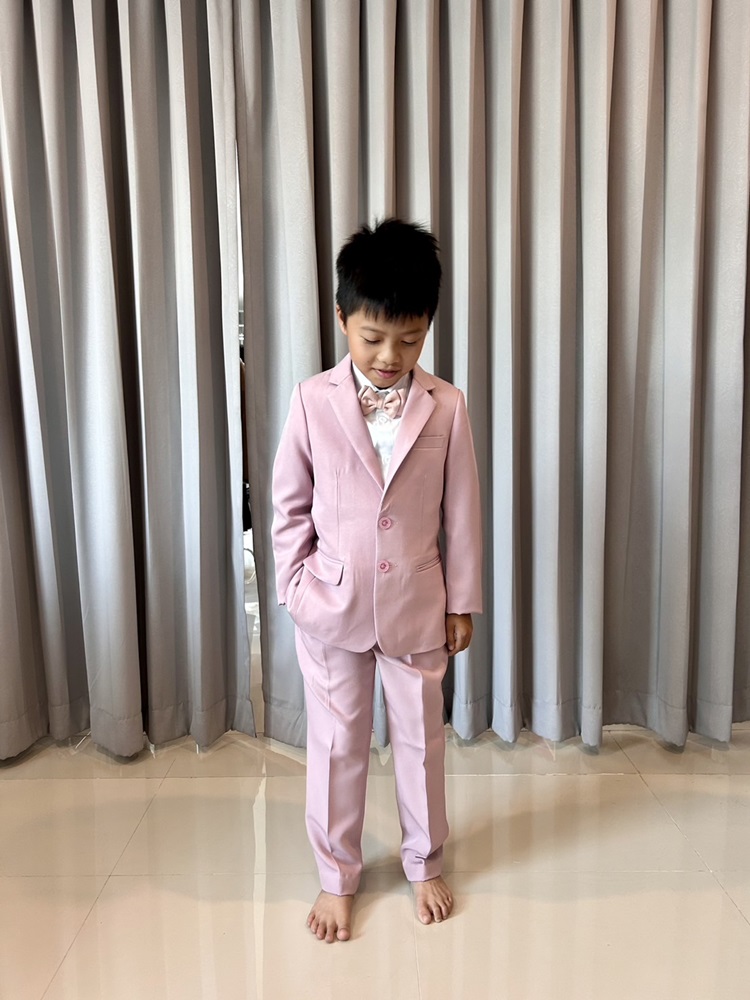 พร้อมเช่า ชุดสูทเด็กชาย สีชมพู 2 กระดุม งานตัด