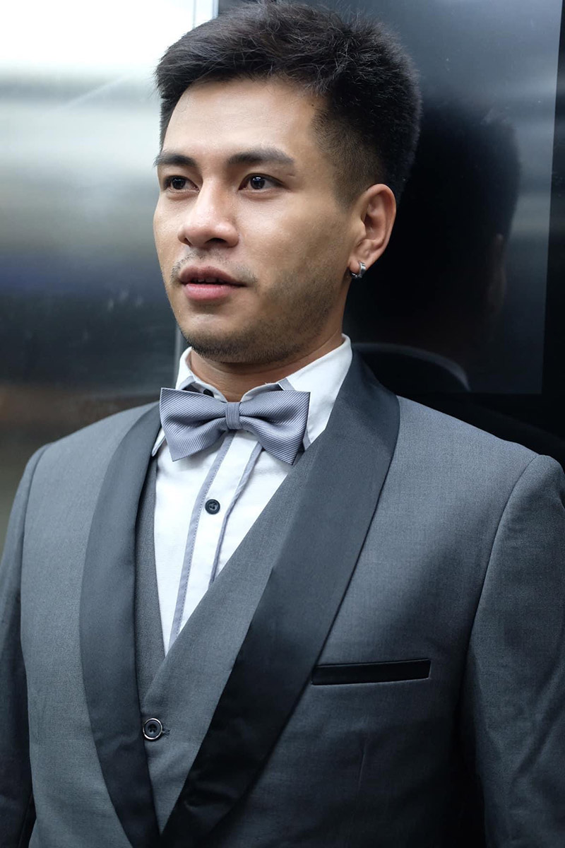 พร้อมเช่า ชุดสูททักซิโด้ สีเทา ปกกล้วย (พร้อมเสื้อกั๊ก) Tuxedo Suit with Shawl Collars