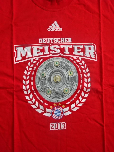 เสื้อที-เชิ๊ต (เสื้อยืดคอกลม) ฟุตบอล ทีมสโมสรบาเยิร์น มิวนิค ชุดที่ระลึก BUNDESLIGA CHAMPIONS 'DEUTSCHER MEISTER' 2013 ใหม่ M-Size / BAYERN MUNICH Football T-Shirt Commemorative Kit BUNDESLIGA CHAMPIONS 'DEUTSCHER MEISTER' 2013 Jersey