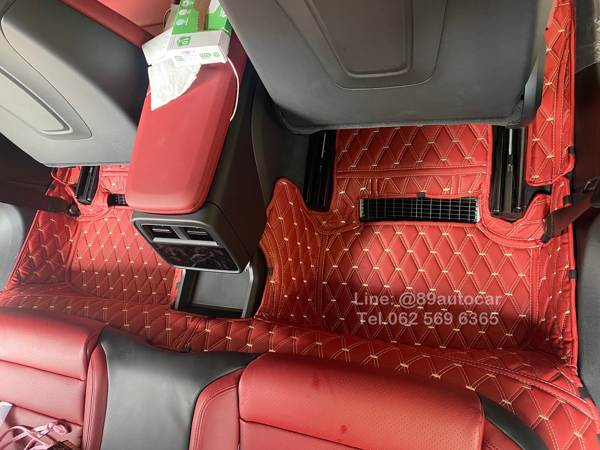 พรมปูพื้นรถยนต์ Porsche Taycan 4s Cross Turismo ปูพรมvvip สีแดงไวน์ ด้ายทอง เต็มคัน