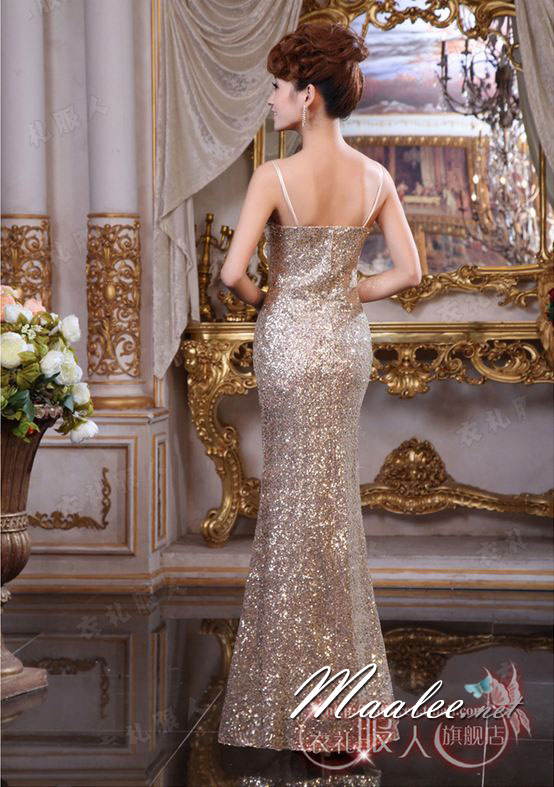 พร้อมเช่า ชุดราตรียาว สายเดี่ยว เรียบหรู สีทอง Champagne เนื้อผ้าแต่งเลื่อมทั้งตัว
