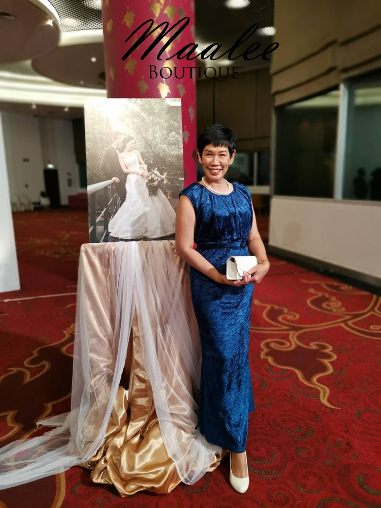 พร้อมเช่า ชุดเดรสกำมะหยี่ ทรงเข้ารูป สีน้ำเงิน