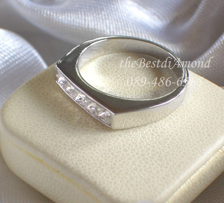 BR005RD+++แหวนแถวตัดตรง+++ เพชรสี่เหลี่ยมฝังแบบล็อค งานดี เรียบร้อย ดูดีมากๆ เหมาะสำหรับคนไม่ชอบหนามเตย ใส่ได้ทั้งหญิงและชายเลยนะคะ