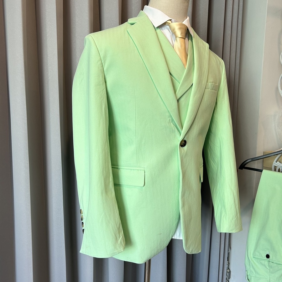 พร้อมเช่า ชุดสูทชาย สีส้มพาสเทล 1 กระดุม (พร้อมเสื้อกั๊ก) ผ้า Cotton twill 100% ทอลายในตัว