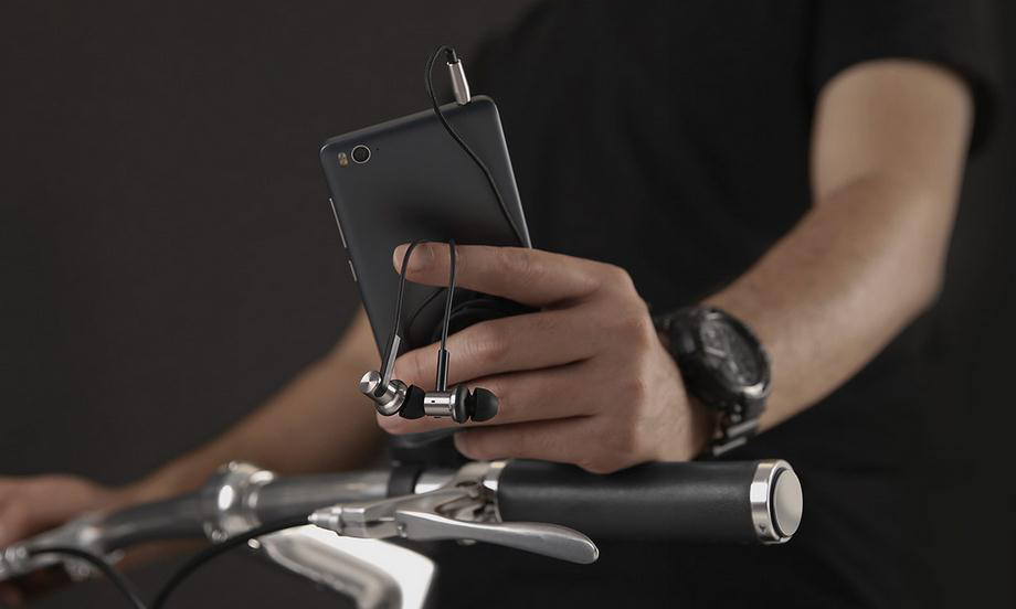 ขาย Xiaomi Hybrid หูฟัง IEM เสียงดีไดร์เวอร์แบบ Hybrid BA+dynamic