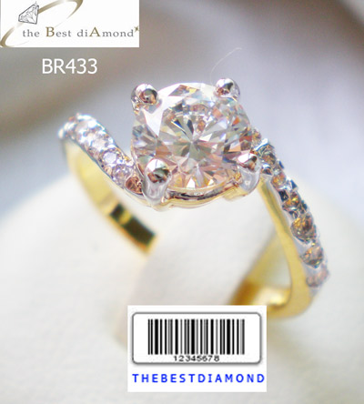 BR433+++แหวนชู 1 กะรัต ตรงกลางเพชรCZกลมยกสูง บ่าข้างเอี้ยวๆ สวยมากๆๆ ดูดี เพชรประกายแวววับ วิ๊งๆ เหมือนจริงสุดๆๆ