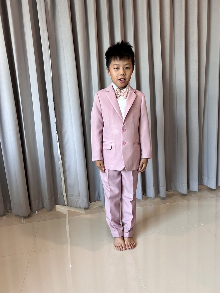 พร้อมเช่า ชุดสูทเด็กชาย สีชมพู 2 กระดุม งานตัด