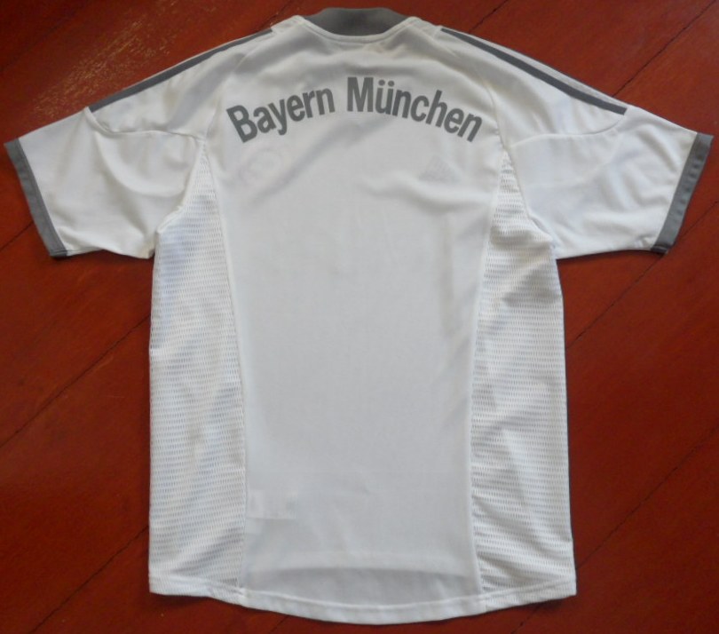 เสื้อฟุตบอล ทีมสโมสรบาเยิร์น มิวนิค ชุดเยือน 2002/04 S-Size / BAYERN MUNICH Football Shirt Away Kit 2002/04 Jersey S-Size