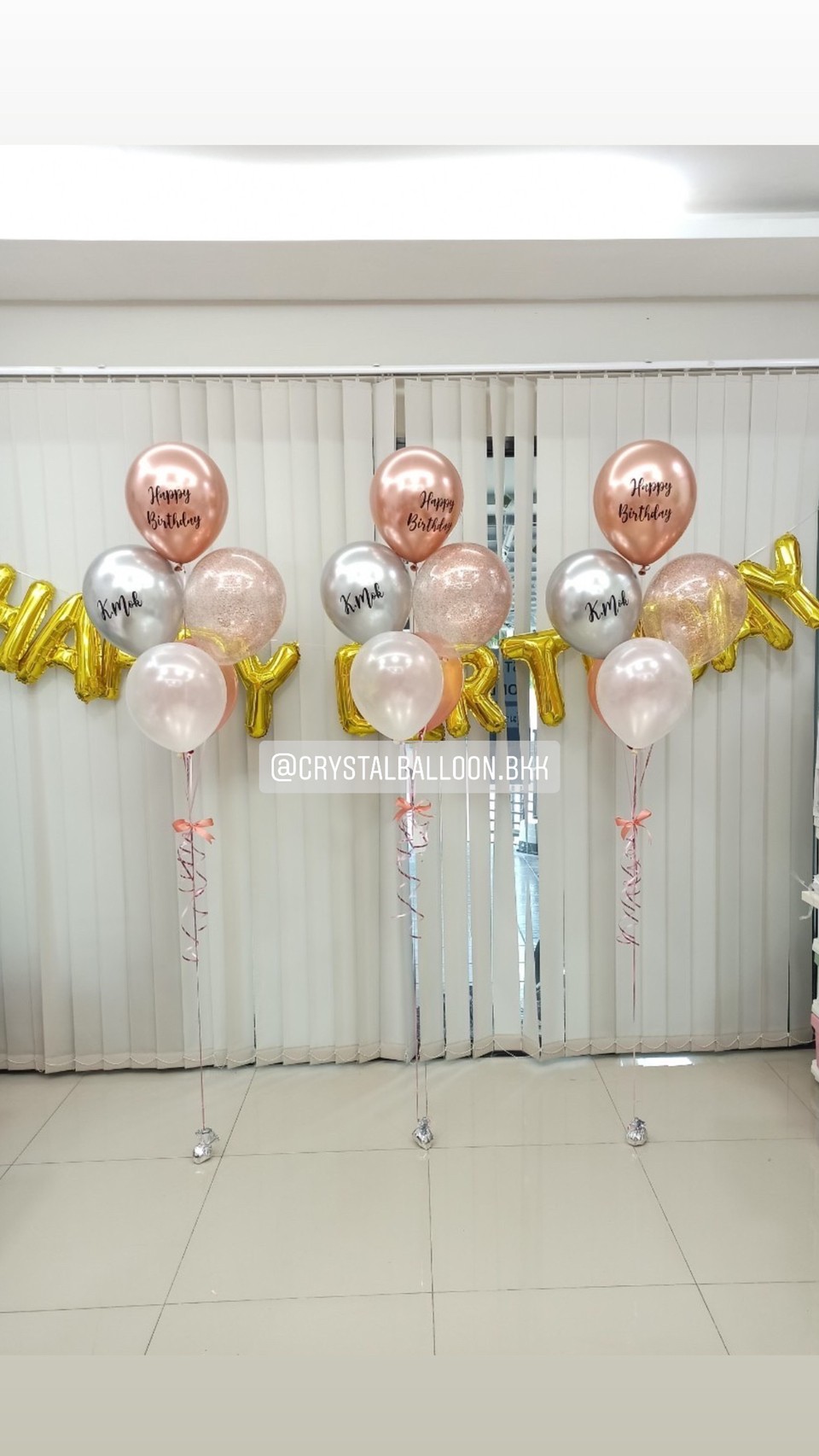 ลูกโป่ง วันเกิด ช่อลูกโป่ง ข่อ 5 ลูก 3 ช่อ พร้อม ฟอยล์ตัวอักษร Happy Birthday พร้อมตกเเต่ง สามารถเปลี่ยนสีลูกโป่ง/เปลี่ยนข้อความ/เปลี่ยนสี-ฟอยล์ตัวอักษรได้