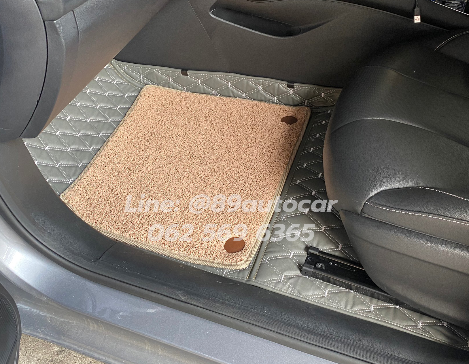 พรมปูพื้นรถยนต์ MG EP Plus (เอ็มจี อีพี) 2023 ปูพรมvvip สีเทาด้ายเทา เสริมด้วยไวนิลดักฝุ่นสีครีม