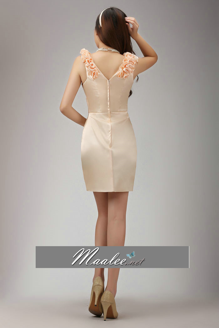 พร้อมส่ง ชุดราตรีสั้น เข้ารูป แต่งดอกไม้ช่วงไหล่ กระโปรงป้ายจับเดรปสวย สีแดง