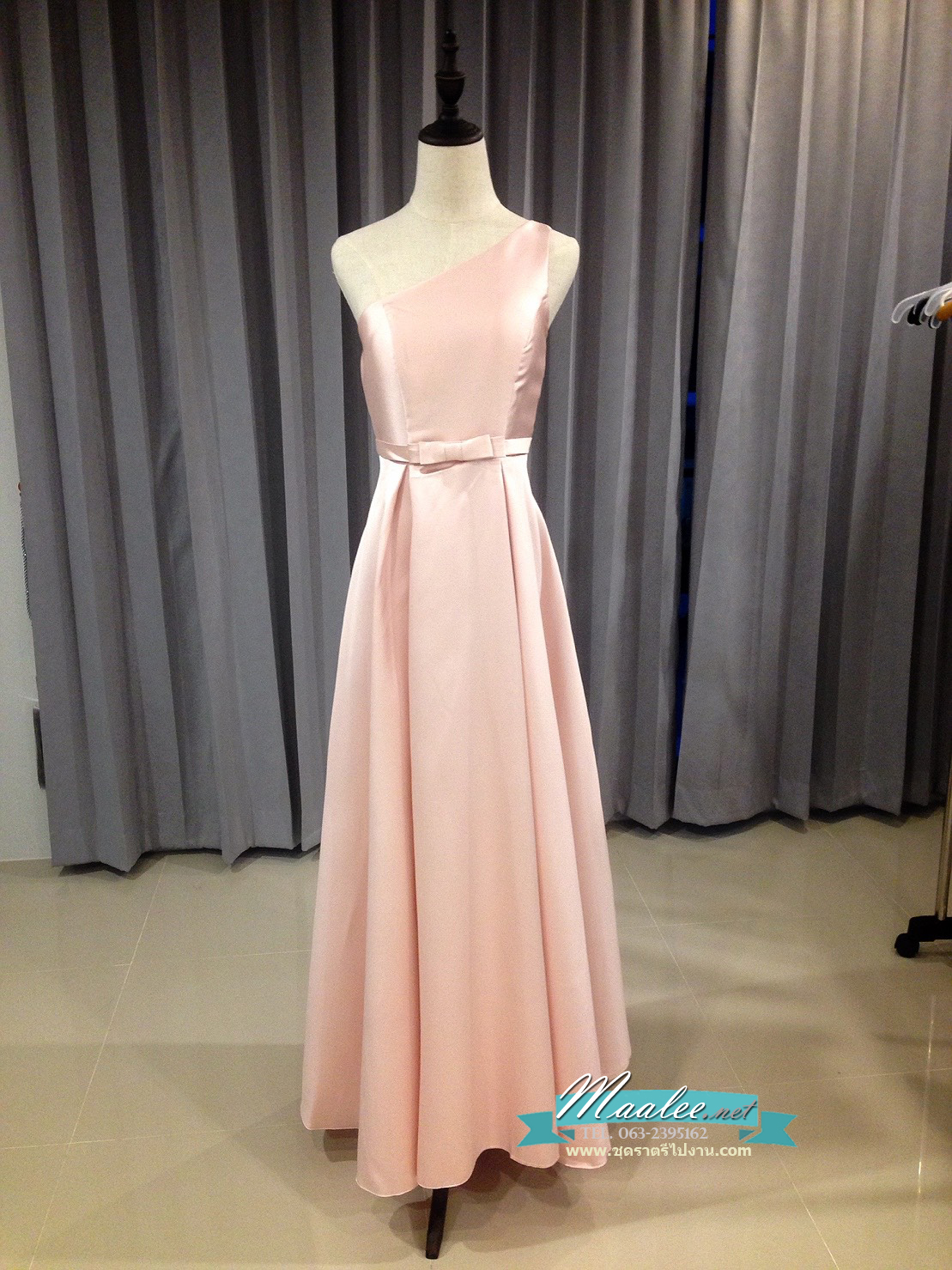 พร้อมเช่า ชุดราตรียาว ชุดเพื่อนเจ้าสาว สีชมพู Pastel แบบ F ไหล่เดียว ผ้าซาติน มีโบว์ช่วงเอว (เชือกผูกด้านหลัง)