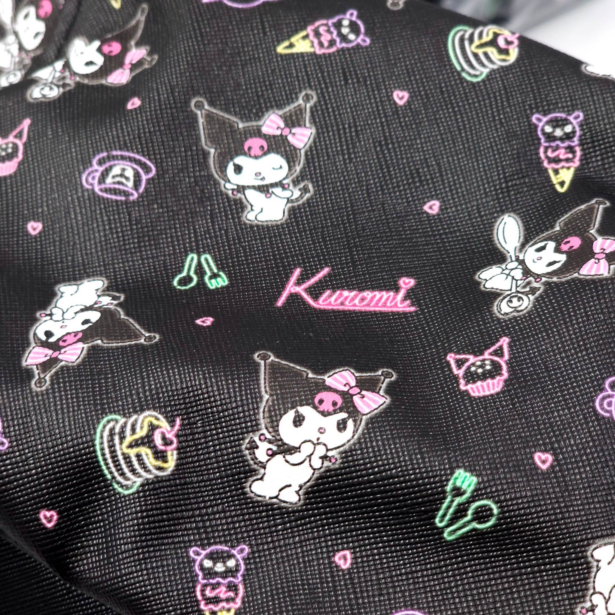 Sanrio Kuromi กระเป๋าเครื่องสำอาง แบ่งได้หลายช่อง ขนาด 25*25*15 cm.