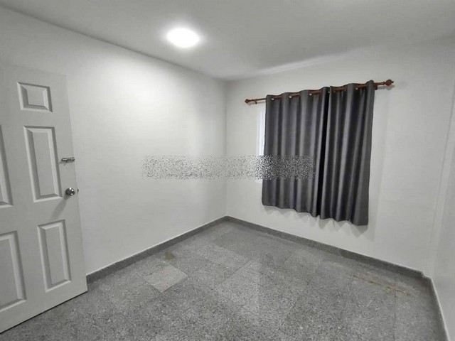 ขายทาวน์เฮ้าส์หมู่บ้านกรุงทอง 2 ชั้น 2 ห้องนอน 1 ห้องน้ำ รีโรเวทใหม่ พร้อมเข้าอยู่