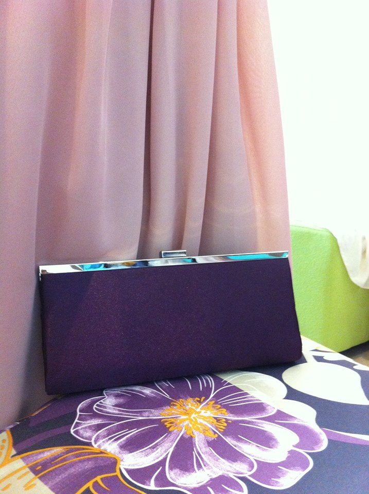 พร้อมส่ง Evening Clutch กระเป๋าออกงาน สีม่วง ปักมุกลายโค้ง งานสวยละเอียด