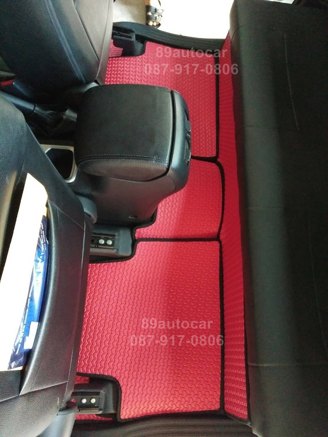 ยางปูพื้นรถยนต์เข้ารูป Nissan Navara Cab 2016 ลายธนูสีแดงขอบดำ