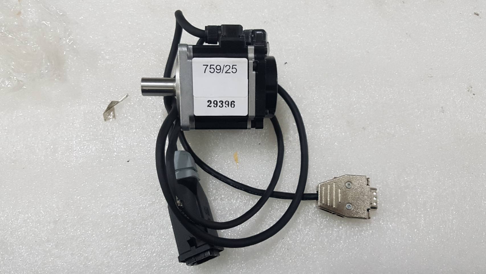 R2AA06020FXH11M SERVO MOTOR " SANYO DENKI "