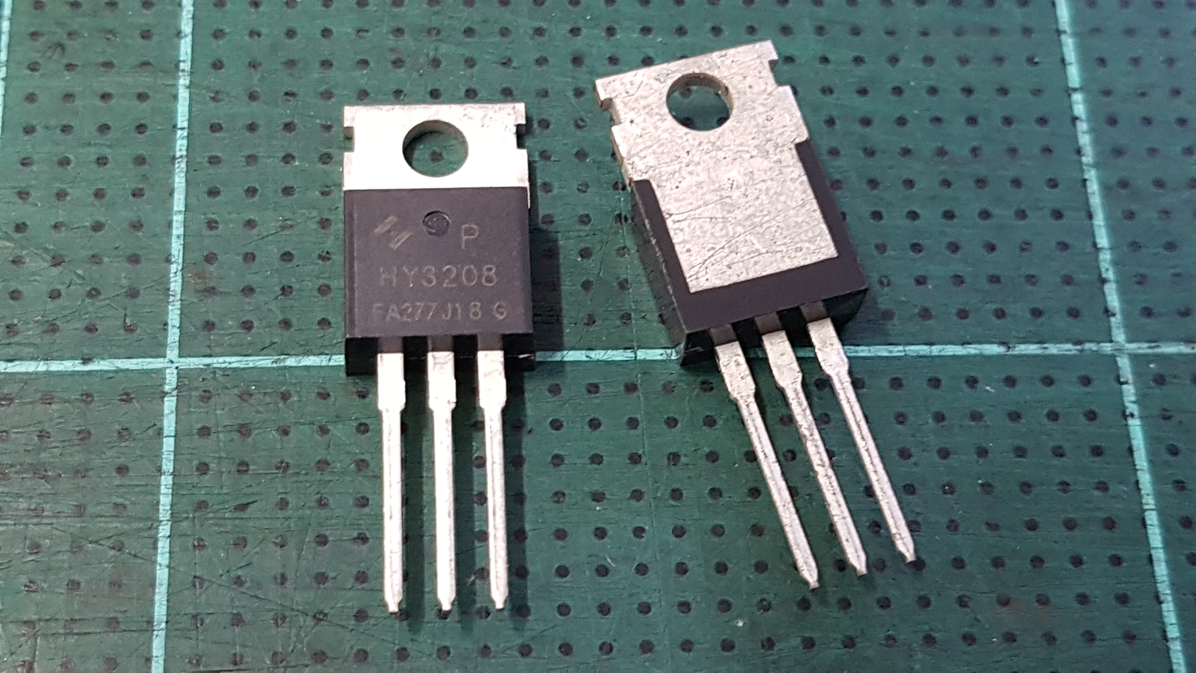 HY3208