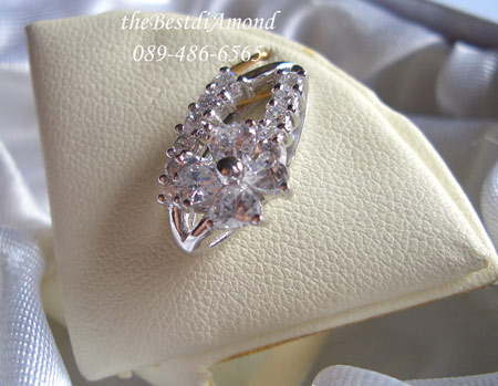 สินค้าหมด BP405RD จี้หัวใจ 4 ห้อง สวยสุดๆ เพชรวิ๊งๆ ผสมผสานระหว่างเพชรกลม และ เพชรหัวใจ โดยเพชรหัวใจ 4 เม็ดทำเป็นรูปดอกไม้ น่ารักๆมากๆๆ ไม่ควรพลาด