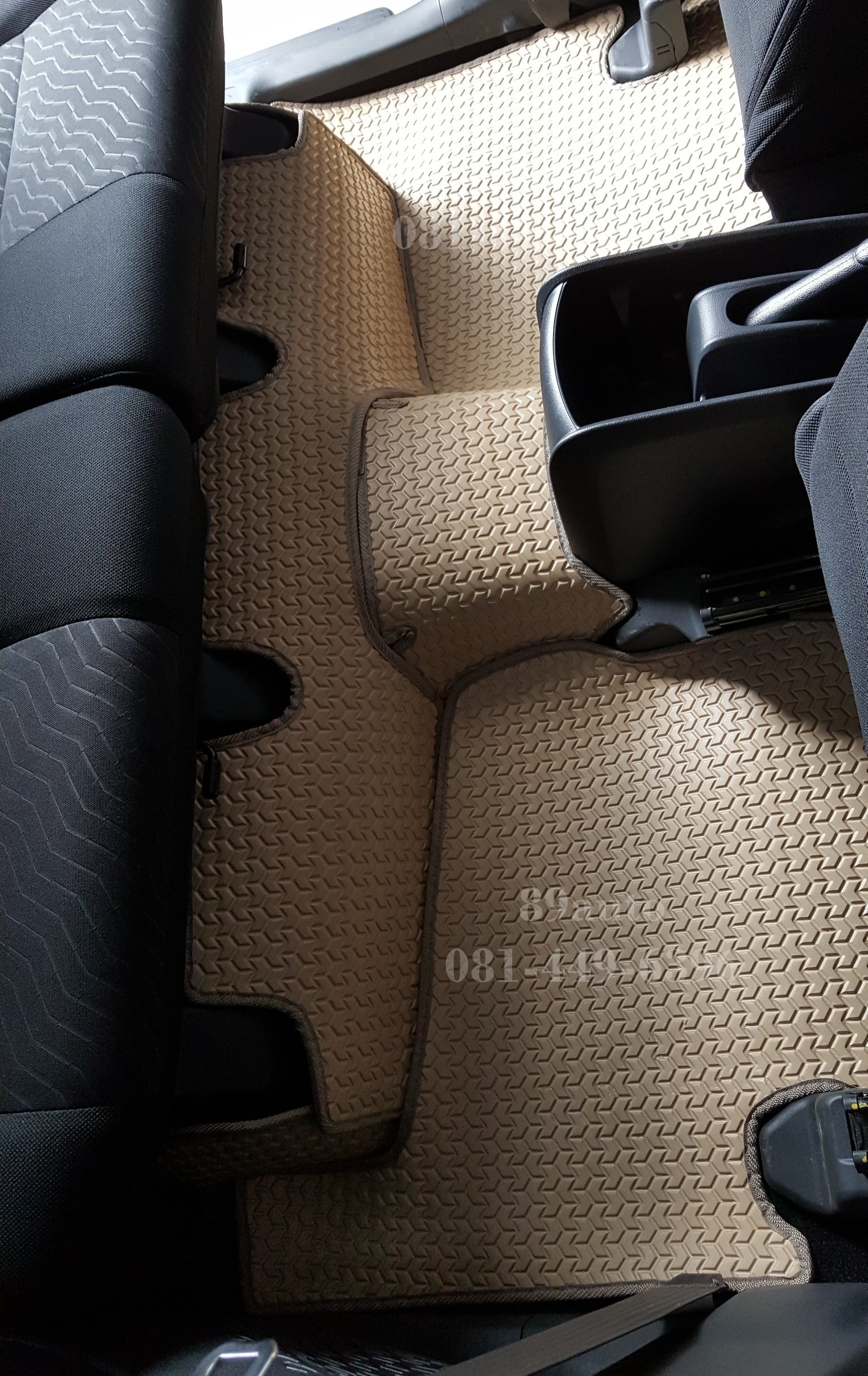 ผ้ายางปูพื้นรถยนต์ Toyota Avanza 2016 ธนูสีครีมขอบครีม
