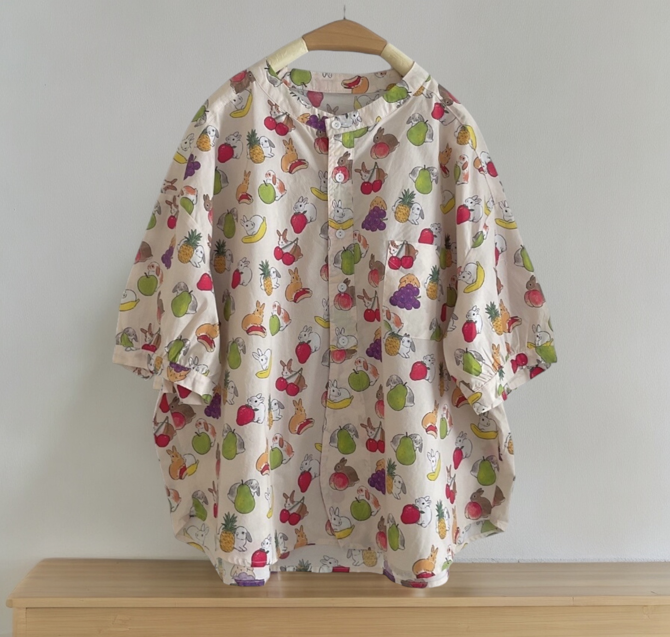 เสื้อผ้าฝ้ายลายกระต่ายแต่งกระเป๋า