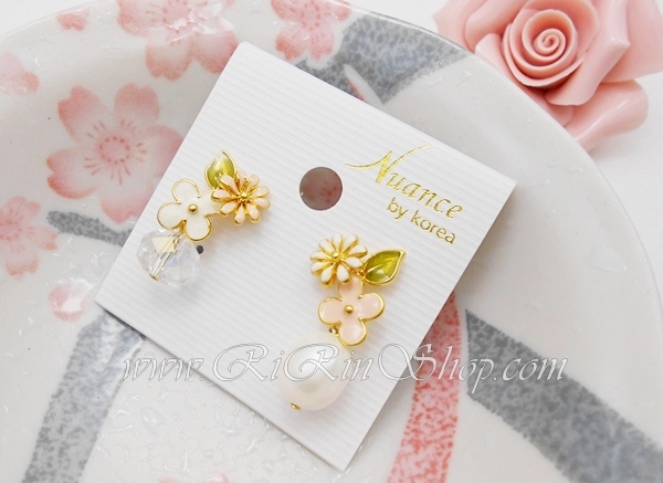 Nuance ต่างหู ตุ้มหู ดอกไม้แต่งมุก+คริสตัล (Gold)