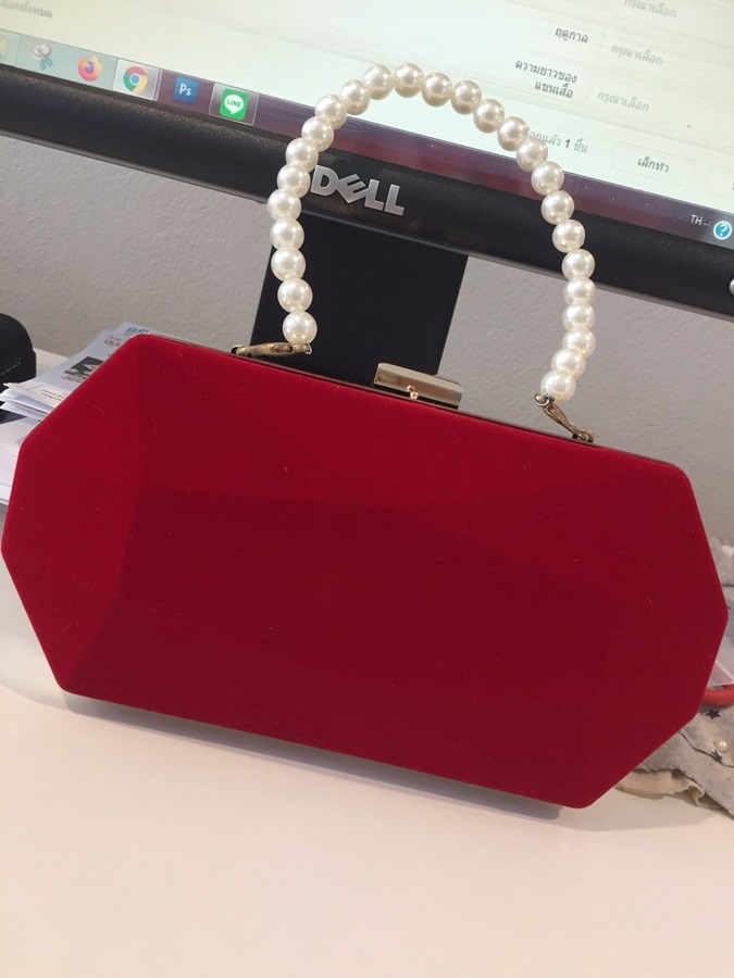 พร้อมส่ง Evening Clutch กระเป๋าออกงาน กำมะหยี่เนื้อนิ่ม สีแดง ทรงเหลี่ยม พร้อมสายโซ่