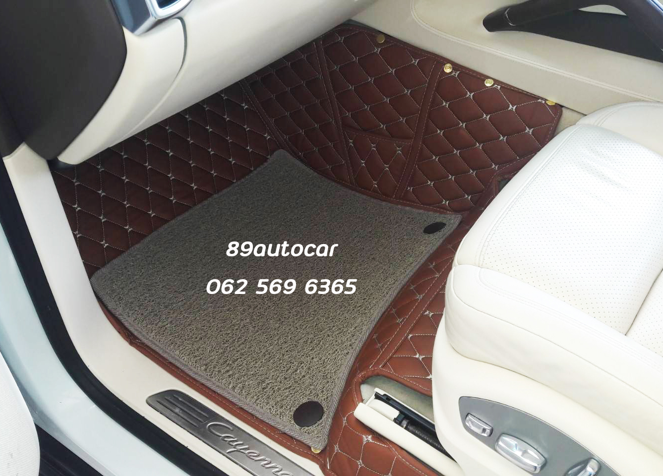 สั่งตัดพรมรถยนต์ Porsche Cayenne 2013 ปูพรม7D สีน้ำตาลเข้ม + พรมดักฝุ่นสีครีม