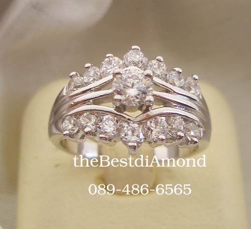 BR522RD+++แหวนปีกนก 2 แถวประกบ เพชรเม็ดกลม แบบเริ่ด ทันสมัย สวยสุดๆ เพชรเล่นไฟ ประกายแวววับ รับรองสวยเด่น ถูกใจ ใส่แล้วดูดีมีระดับมากๆๆ