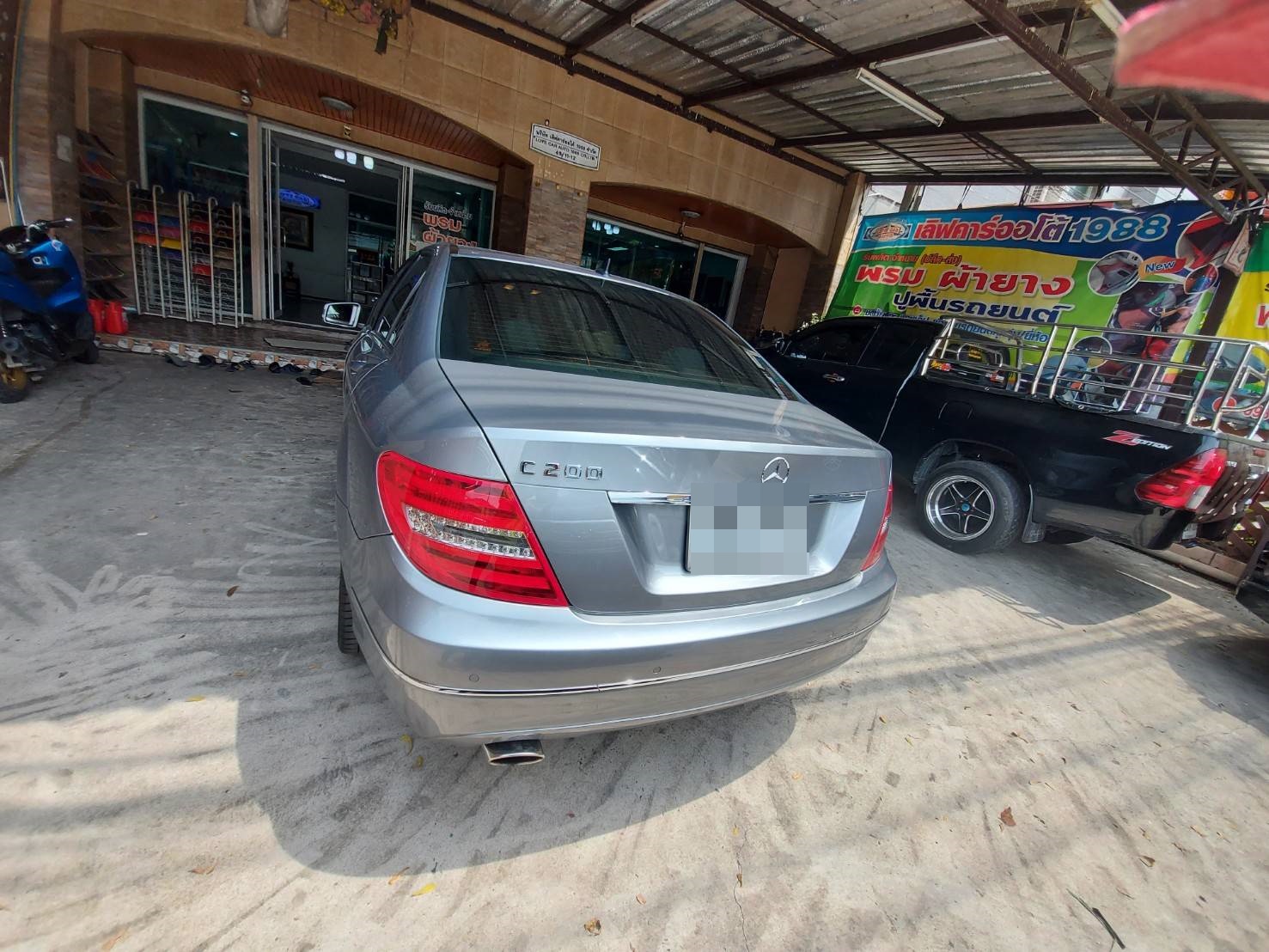 ขายพรมรถยนต์ Benz C200 W204 ปูพรม7D สีกาแฟ + พรมไวนิลดักฝุ่น สีน้ำตาล เต็มคัน