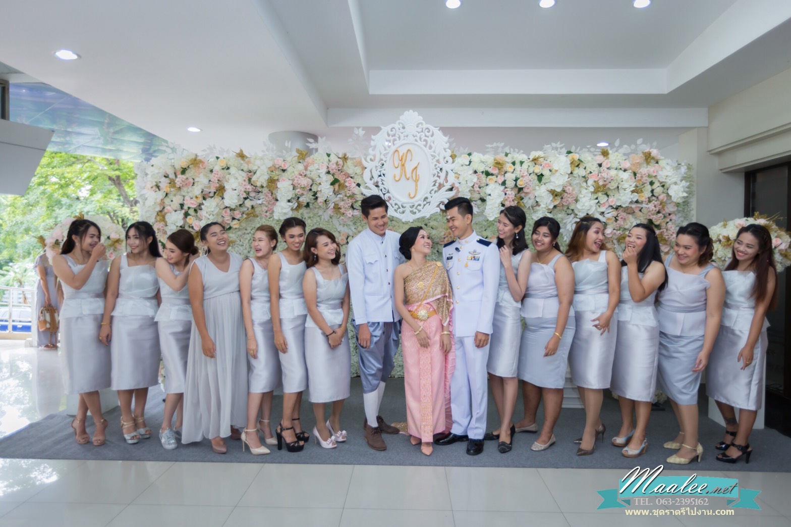 พร้อมเช่า ราตรีสั้น ชุดแซกผ้าไหมเทียม แต่งผ้าแก้วจับเดรป สวยหวาน สีเทา พลัสไซส์