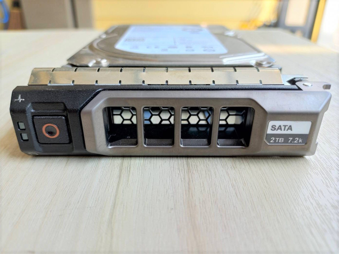 0835R9, 835R9, ST2000NM0011 Dell 2TB 7.2K RPM 6Gbs 3.5 SATA Hard Drive with PowerEdge