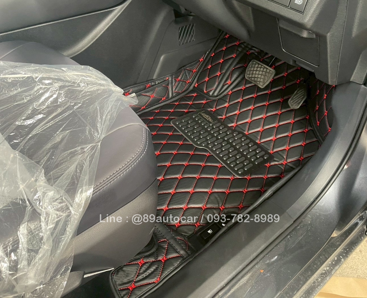 พรมรถยนต์ Toyota Yaris Ativ HEV 2025 ปูพรม6D สีดำด้ายแดง ลายเคฟล่า ในห้องโดยสาร + ท้าย