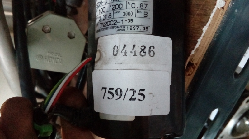 SGM-01A3NT14 SERVO MOTOR " YASKAWA "