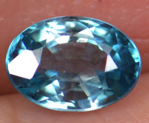 เพทายสีฟ้าน้ำทะเล (Zircon) 1.35 กะรัต (0553)