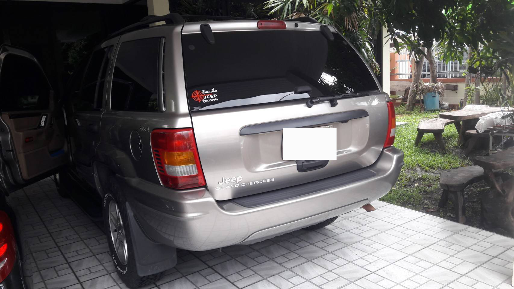 พรมในรถ Jeep Cherokee WJ ปูพรม6D สีครีม เข้ารูป