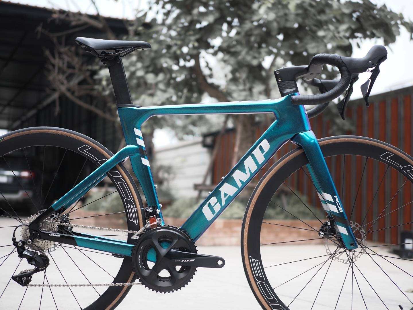 จักรยานเสือหมอบ CAMP ACE DISC Carbon Roadbike เกียร์ Shimano 105 2*11 สปีด ล้ออลู (Model 2022)