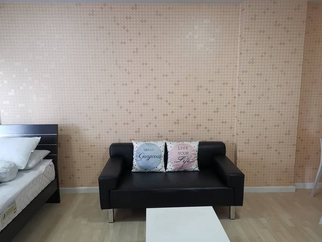 ให้เช่า ดีคอนโด รามอินทรา ห้อง 31 ตรม.ห้องสวย เฟอร็ครบ หิ้วกระเป๋าเข้าอยู่ได้เลย