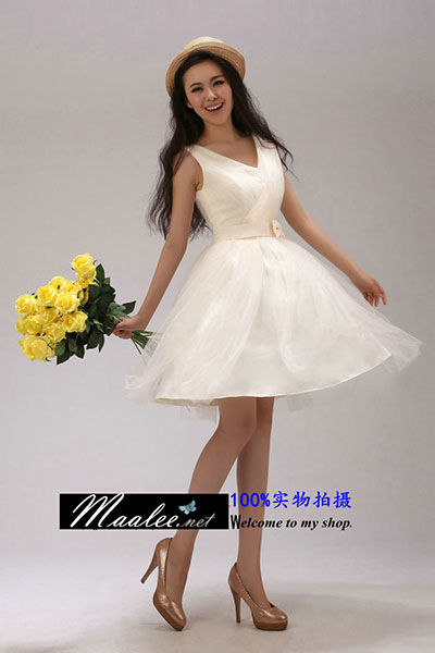 พร้อมส่ง ชุดราตรีสั้น แขนกุด สีครีม คอวี จับจีบผ้าโปร่งสวย แต่งโบว์ที่เอว