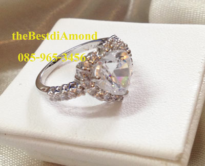 BR231RD++แหวนเพชรCZ รูปหัวใจเพชรล้อม มีบ่าข้างแบบทันสมัย ดูดี intrend มากๆๆ แบบออกมาจากร้านจิวเวลลี่เลย เพชรสวยวิ๊งๆ ใส่ติดนิ้วได้เลยค่ะ สวยสุดๆ