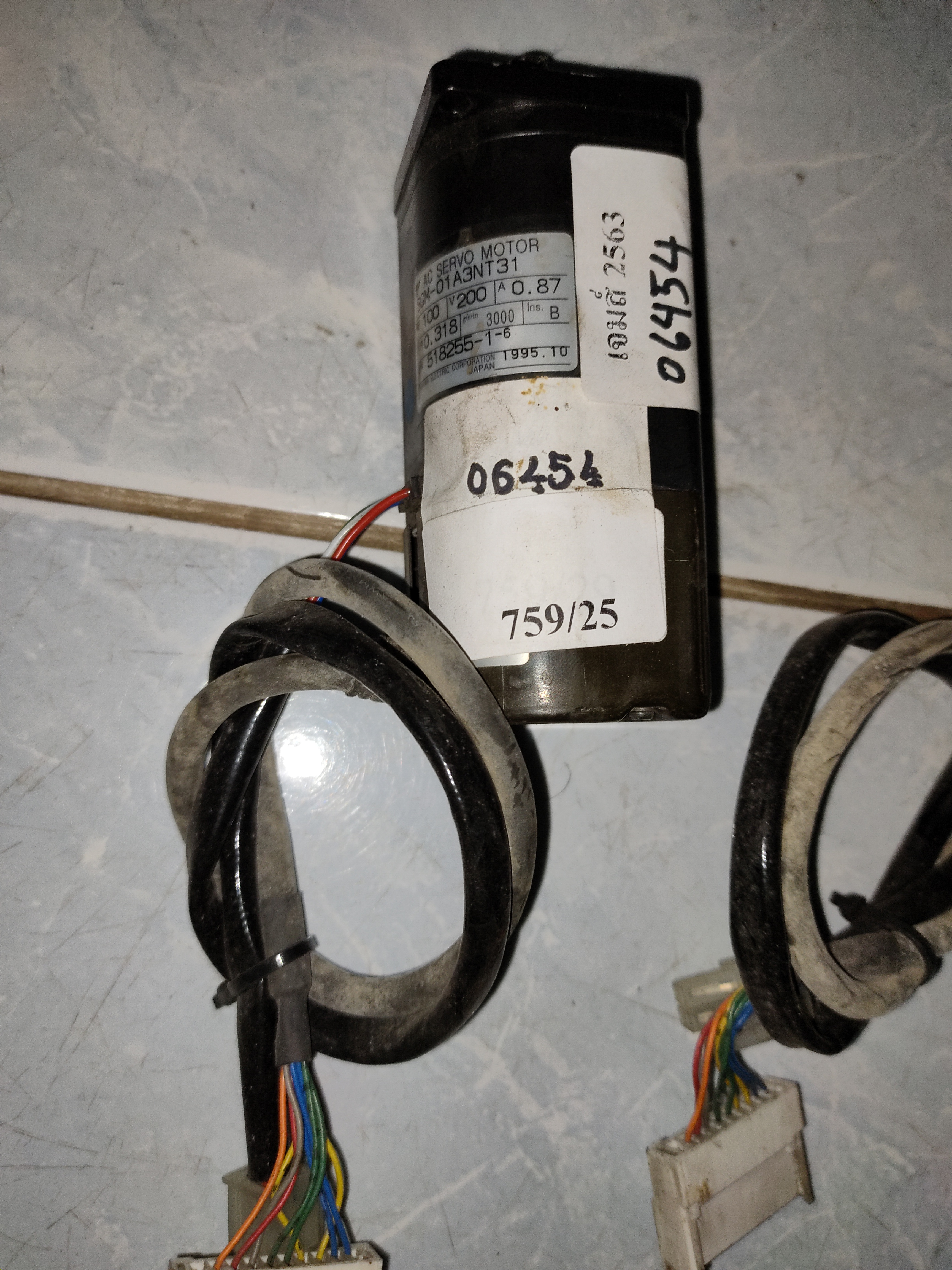 SGM-01A3NT31 SERVO MOTOR " YASKAWA "