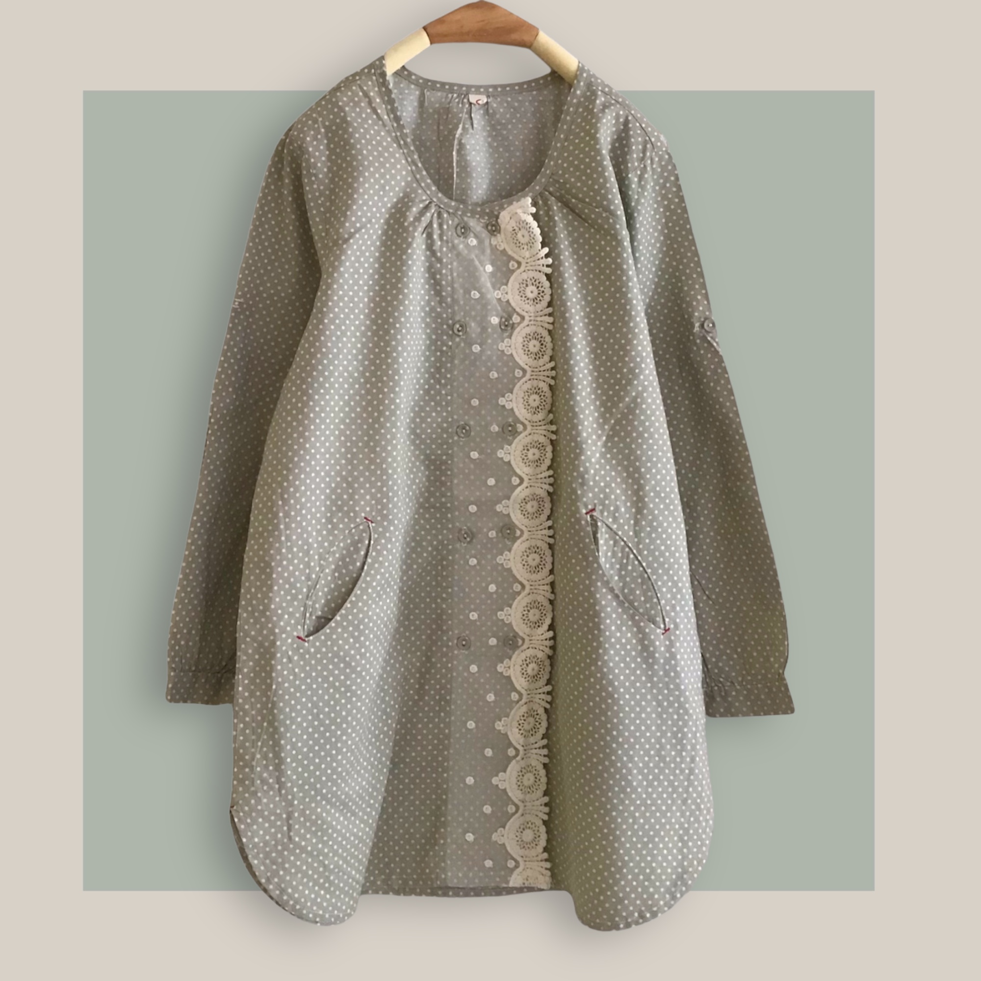 เสื้อผ้าฝ้ายลายจุดแต่งผ้าลูกไม้