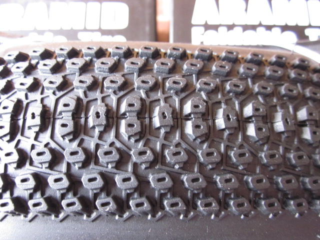 ยางนอกเสือภูเขา ขอบพับ MERRICK Aramid รุ่น SCUD 26X1.95,vc-2036