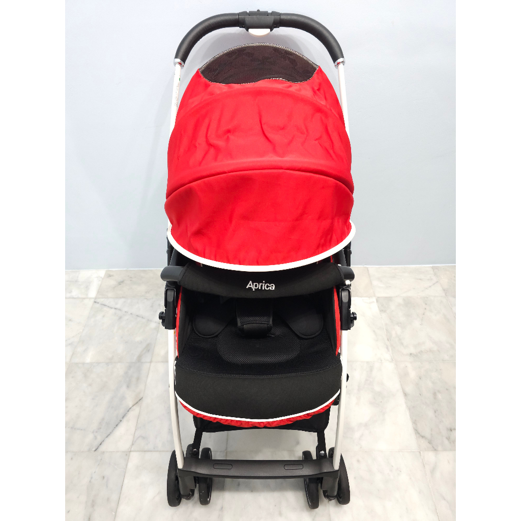 Aprica Luxuna Sofa Cushion สีแดง