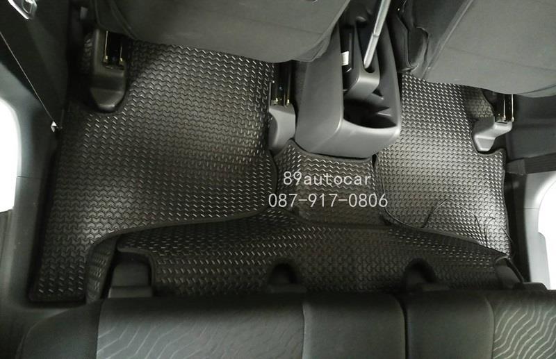ผ้ายางปูพื้นรถยนต์ Toyota Avanza 2016 ธนูสีดำขอบดำ