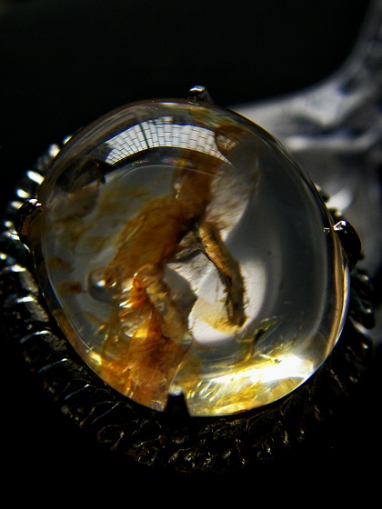 QU0035 แก้วเข้าแก้ว + กาบแก้วทองใหญ่ เนื้อแก้วสวยใส ขนาดแก้ว 17.02x19.96x10.65 มม. น้ำหนัก 25.90 ct. ขนาดแหวน 53.5 ด้วยราคาที่ต้องรีบตัดสินใจ สวยงาม