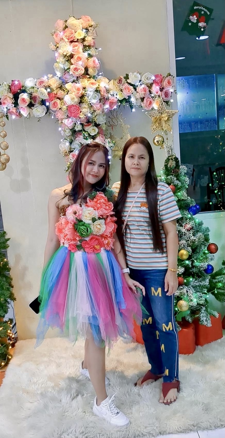 พร้อมเช่า ชุดแฟนซี เช่า 500 ชุดราตรีสั้น ดอกไม้หลากสี กระโปรงสายรุ้ง