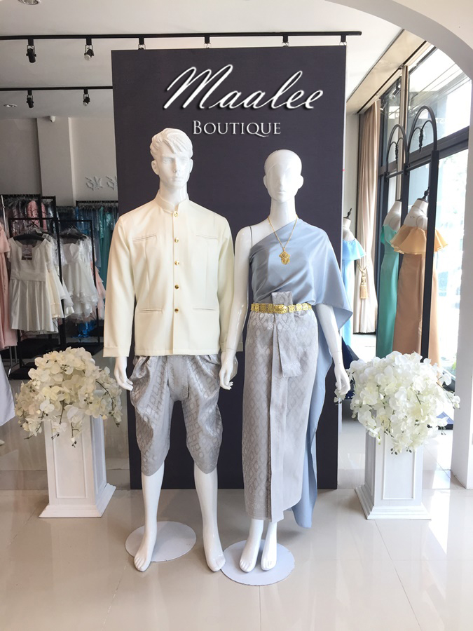 เช่า ชุดไทย ชุดเพื่อนเจ้าสาว ชุดไทยผ้าถุงสีเทาเงิน สไบเรียบ สีเทาเงิน