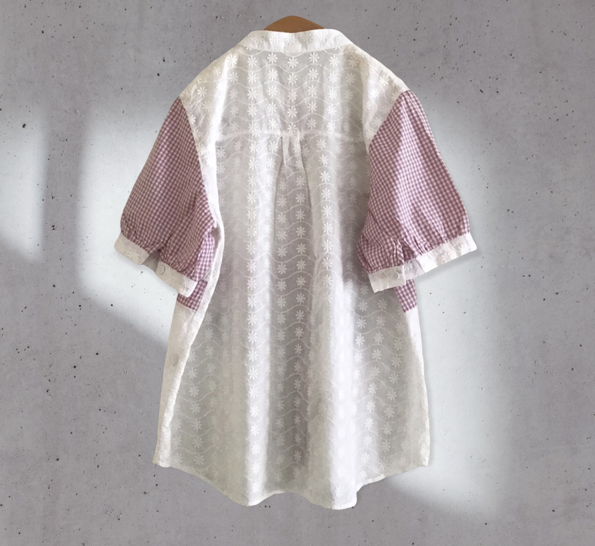 เสื้อผ้าลูกไม้แต่งผ้าลายสก็อตปักลายหัวใจ