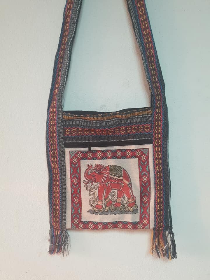 กระเป๋าย่ามผ้าพื้นเมืองสะพายข้างลายช้าง